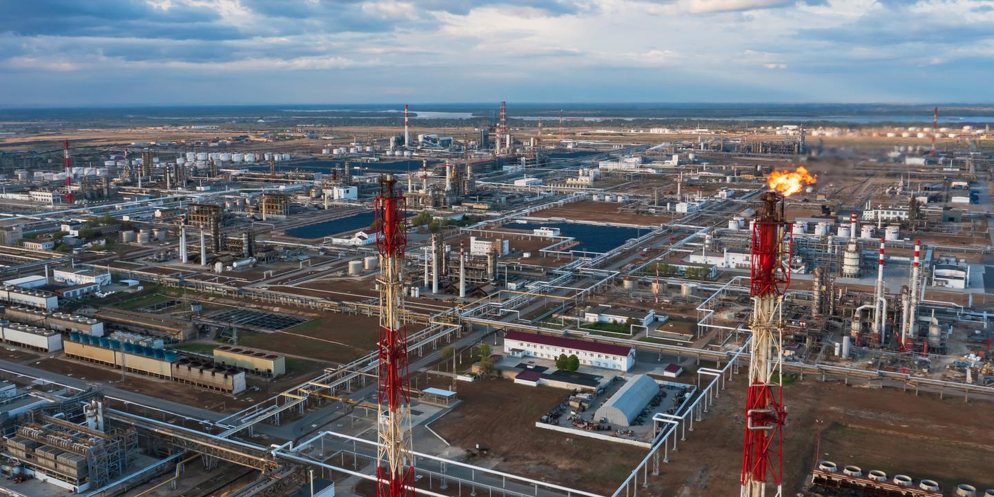 les recettes tirées par la Russie de la vente des hydrocarbures ont chuté d’un quart en 2025 en raison des sanctions occidentales