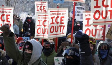 Manifestations et “grève générale” à Minneapolis contre la présence de l’ICE dans les rues