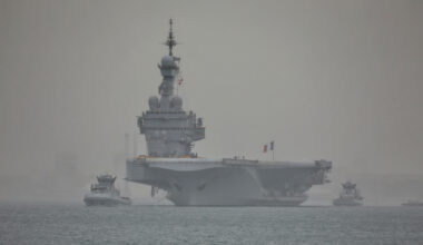 Le porte-avions Charles de Gaulle en route pour l’Atlantique
