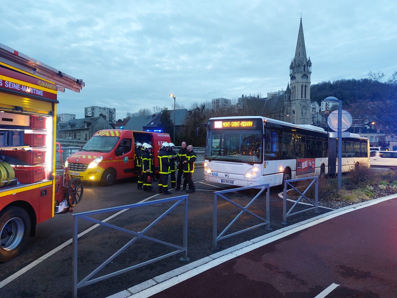 Une odeur de gasoil dans un Teor à Rouen, le conducteur transporté au CHU