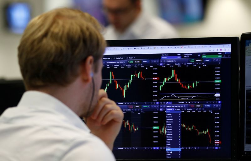 Les Bourses plongent ; l'escalade USA-UE provoque une vague de ventes