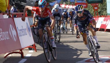 Lennert Van Eetvelt en course lors de la Vuelta 2025