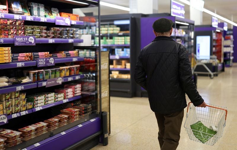 L'inflation alimentaire au Royaume-Uni devrait continuer à baisser en 2026, selon le patron de Sainsbury's
