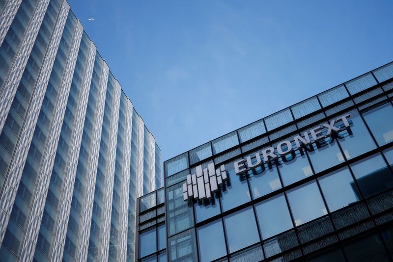 L'Europe ouvre en petite baisse, une semaine chargée touche à sa fin