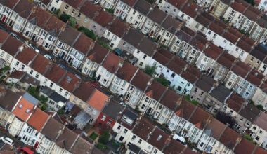 Les prix de l'immobilier britannique ont chuté de manière inattendue en décembre, selon Halifax