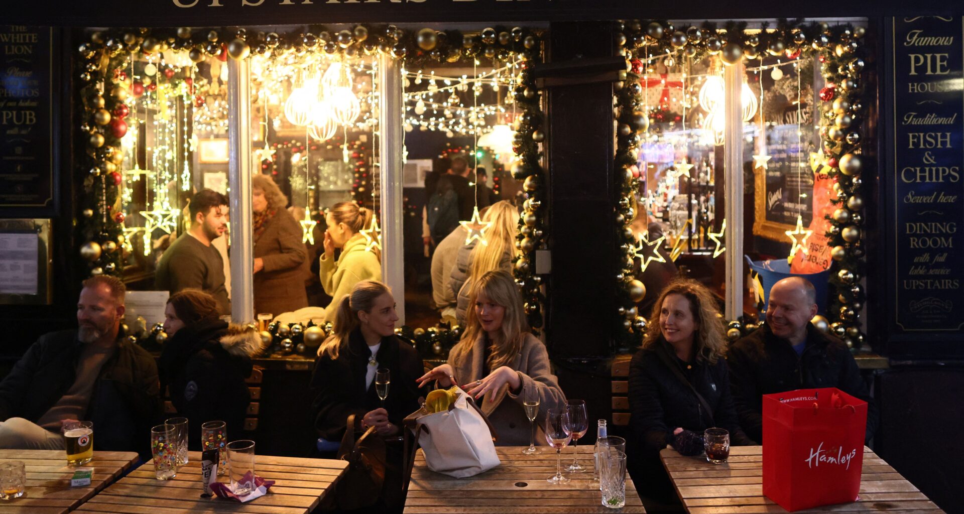 Le Royaume-Uni devrait atténuer la hausse des taxes professionnelles pour les pubs