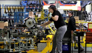 La production de véhicules au Royaume-Uni chute de près de 16 % lors de l'année la plus difficile d'une génération, selon la SMMT