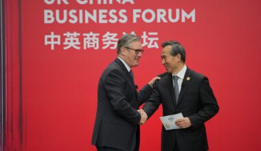 Trump met en garde le Royaume-Uni contre les liens avec la Chine, Starmer salue une relance des relations