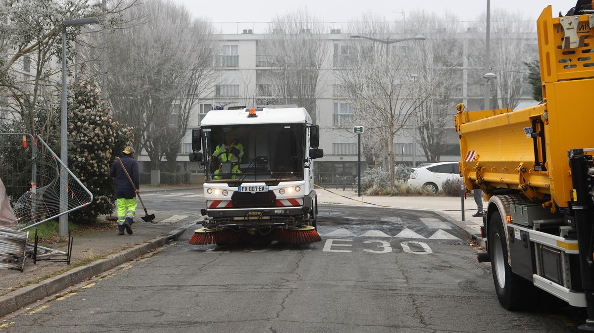 Sur la rive droite de Bordeaux, les agents étaient à pied d’œuvre dès ce matin pour nettoyer.