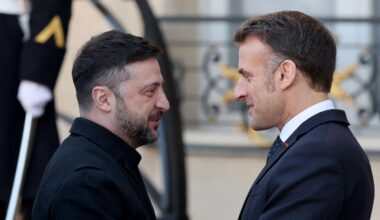 Emmanuel Macron réunit les chefs de parti ce jeudi pour évoquer l’aide à Kiev