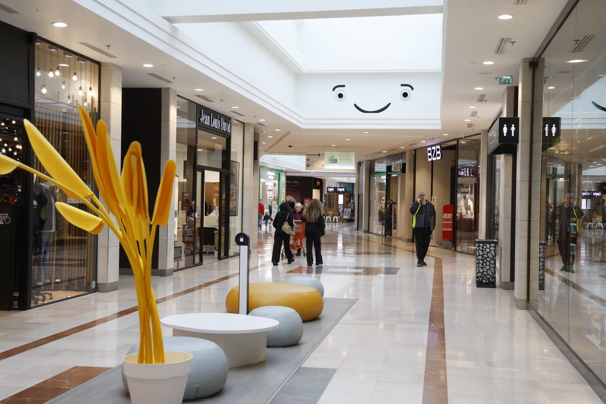 Pas de révolution dans la galerie marchande, mais un réaménagement des points de vente est envisagé pour dynamiser l’ensemble.