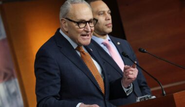 le Sénat américain vote une résolution pour limiter les pouvoirs militaires de Donald Trump, suscitant sa colère