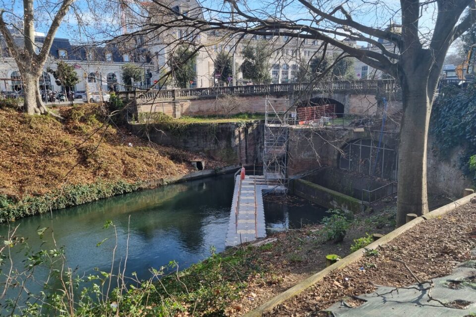 Les travaux sur l'écluse Bayard à Toulouse vus depuis le boulevard de Bonrepos, le 15 janvier 2026.