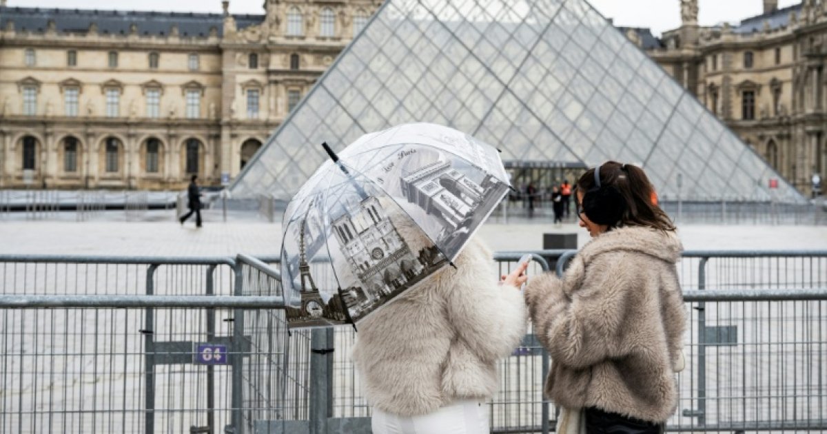 Au Louvre, frustration et résignation devant la hausse des prix pour les touristes hors-UE : Actualités