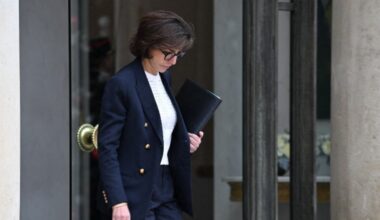 Municipales à Paris : Rachida Dati veut infliger une amende à 300 euros en cas de déjections canines non ramassées : Actualités