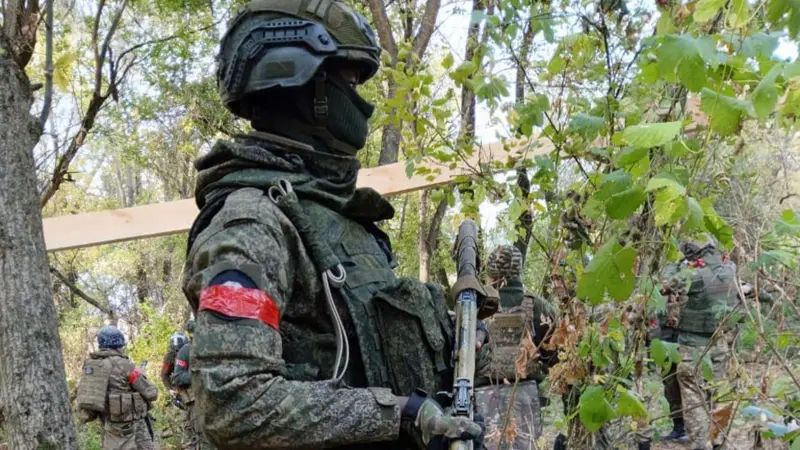 attirés par de fausses promesses, des Kényans sont enrôlés au sein de l’armée russe