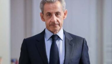Nicolas Sarkozy en dédicace à la Fnac Lyon Bellecour | Sur inscription