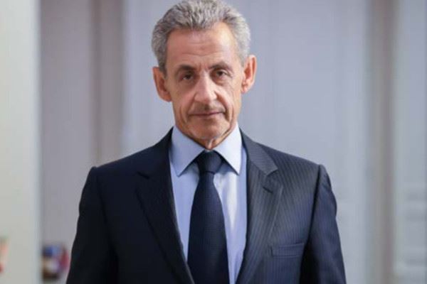 Nicolas Sarkozy en dédicace à la Fnac Lyon Bellecour | Sur inscription