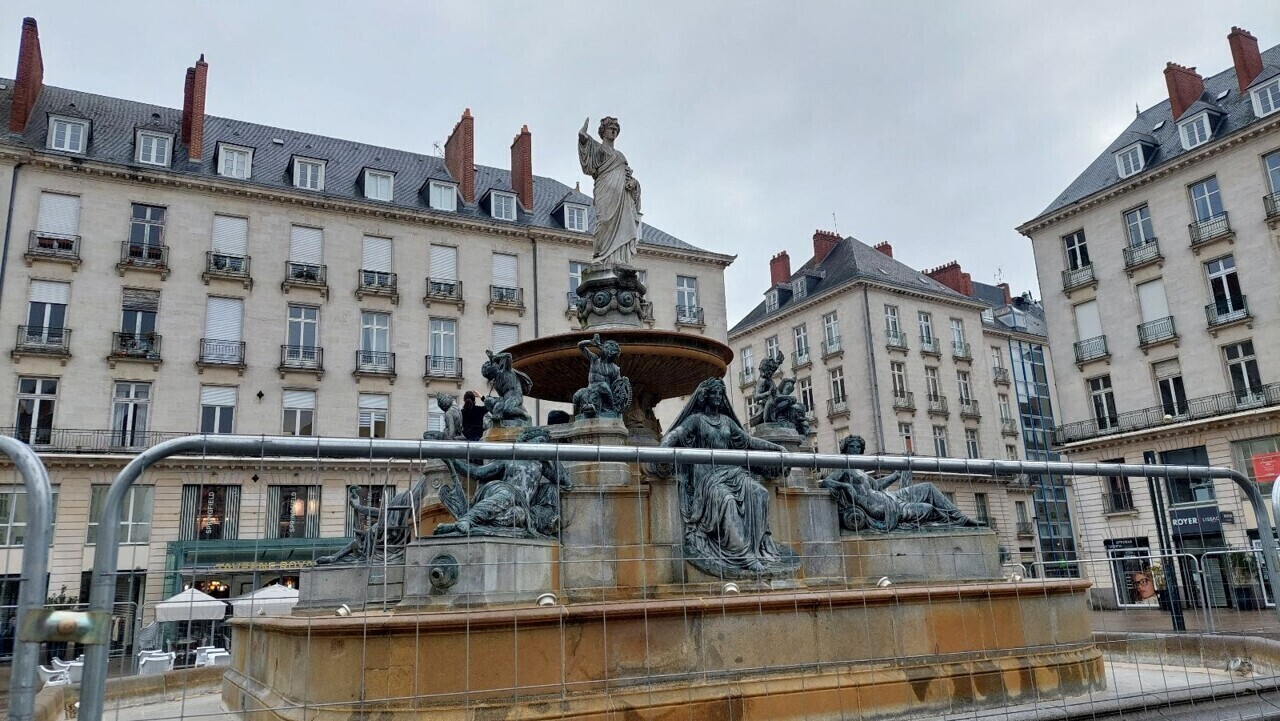 on connaît la date de retour des statues place Royale