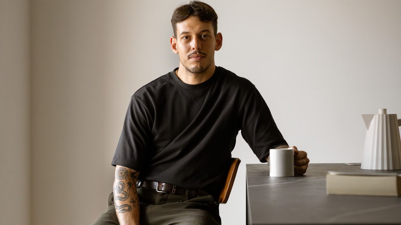 À Rome, le loft de 120 m2 tout en fluidité d'un jeune homme de 25 ans