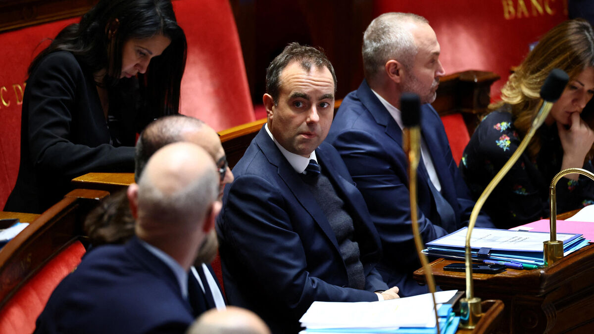 Troisième 49.3 sur le budget, Donald Trump et Alex Pretti, animatrices périscolaires suspendues à Paris : les infos à retenir ce midi