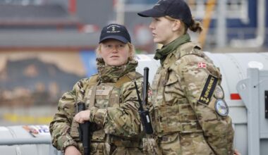 Le Groenland n’est-il vraiment défendu que par des traîneaux à chiens, comme le prétend Donald Trump ?