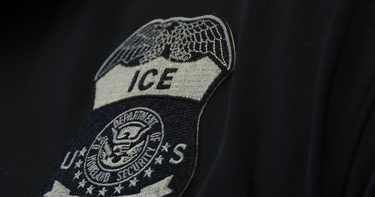 l’ICE peut désormais procéder à des interpellations dans des lieux privés sans mandat judiciaire