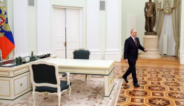 les pourparlers ont commencé entre Russes, Ukrainiens et Américains à Abou Dhabi