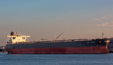 au moins 16 pétroliers sanctionnés, dont plusieurs sans documents ni pavillon, ont pris la mer depuis samedi