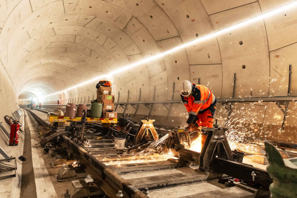 Les derniers mètres de voie ferrée ont été en novemebre sur le tronçon mis en service fin 2027, entre les gares Massy-Palaiseau et Aéroport d’Orly.