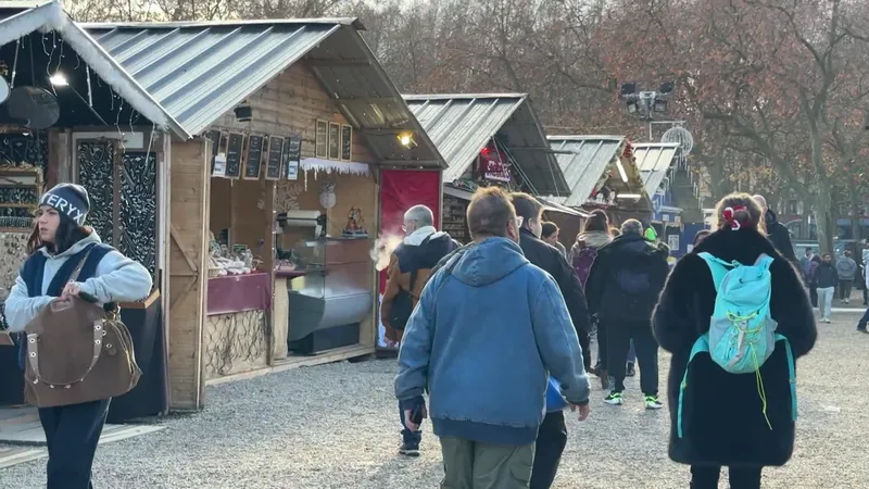 Le marché de noël de Bordeaux a connu une légère hausse de la fréquentation cette année. 