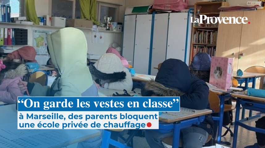 blocus des parents devant l'école Révolution, où "les problèmes s'accumulent"