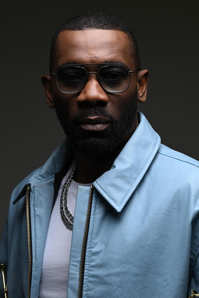 le rappeur Passi présente son nouveau single « Marionnettes »