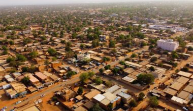 Washington ordonne le départ de son personnel diplomatique non essentiel