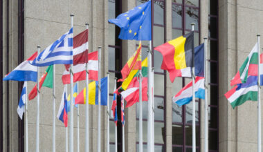 Groenland : les pays européens menacés de surtaxes douanières par Donald Trump craignent un « dangereux engrenage »