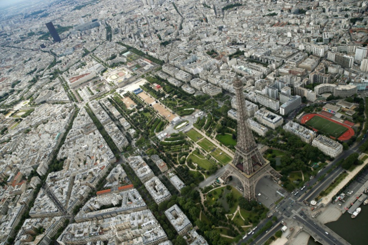 Vue aérienne du Champ-de-Mars ( AFP / Thomas SAMSON )