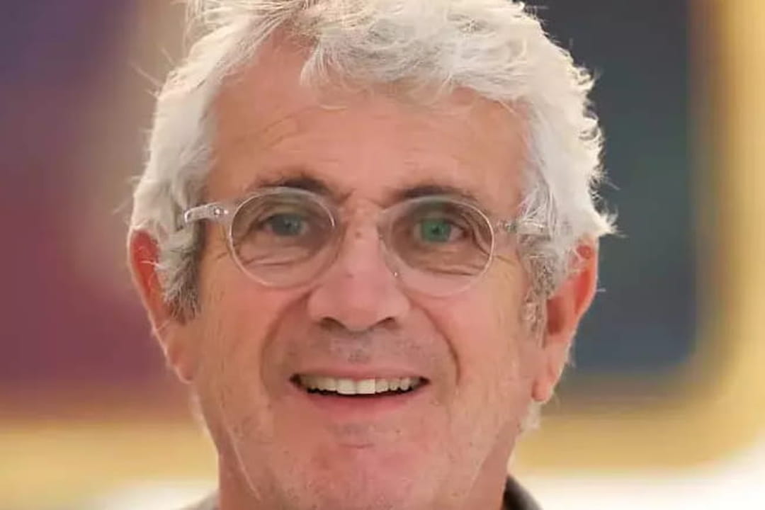 "J'ai loué un avion pour..."