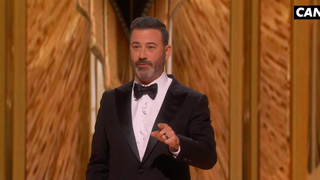 "Pas de bêtises ce soir" : Aux Oscars, Jimmy Kimmel multiplie les blagues autour de la gifle de Will Smith à Chris Rock