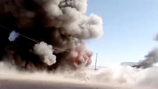 Image présumée des frappes aériennes saoudiennes contre des positions du Conseil de transition du Sud (STC), à Seyoun, au Yémen, le 2 janvier 2026.