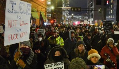 à Minneapolis, une manifestation pour demander le départ de l’ICE après la mort de Renee Good