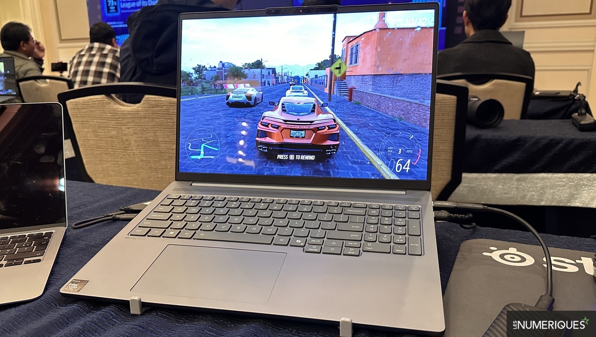 J’ai passé 1h30 à jouer sur PC portable Intel Core Ultra 3 sans carte graphique dédiée, vous n’êtes pas prêt !