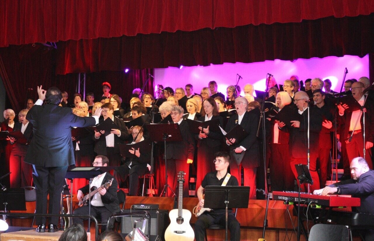 100 choristes s'unissent dans l'agglo de Rouen pour aider la petite Zoé, atteinte d'une maladie très rare