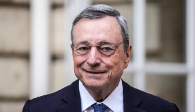 Mario Draghi reçoit le prix Charlemagne pour son engagement en faveur de la construction européenne