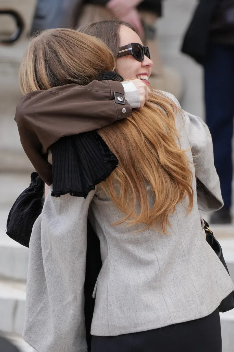 Alexandra de Hanovre arrive au défilé Schiaparelli dans la grande galerie du Petit Palais à Paris ce lundi 26 janvier 2026.
