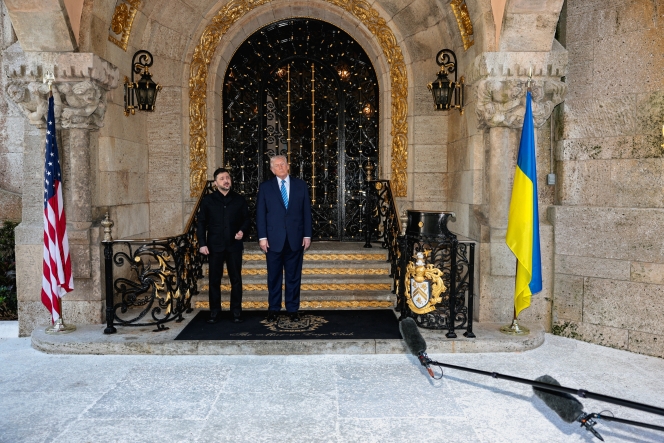 2025-12-28T183321Z_557449377_RC2UPIA8LARE_RTRMADP_3_UKRAINE-CRISIS-TRUMP-ZELENSKIY