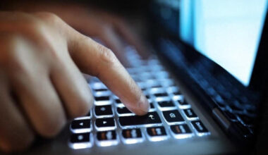 à Paris, un homme jugé pour détention d'images pédopornographiques