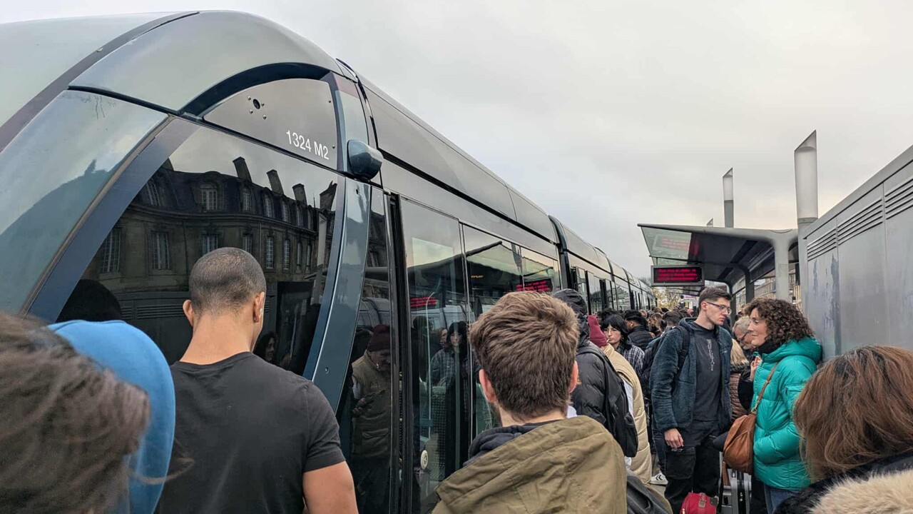 quatre lignes de tram perturbées et de nombreuses stations non desservies