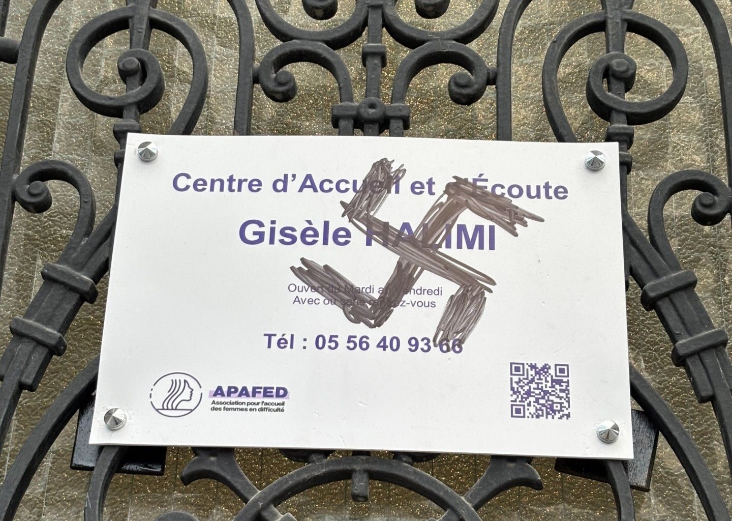 Bordeaux : Une croix gammée inscrite sur la plaque du centre Gisèle Halimi, une plainte déposée