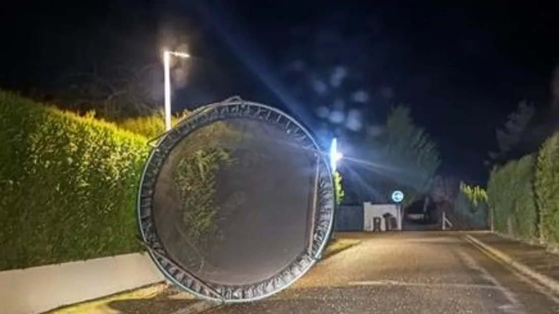 trampoline tempête route