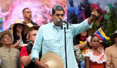 Nicolás Maduro, prêt à discuter avec Washington, évite de confirmer une présumée attaque américaine